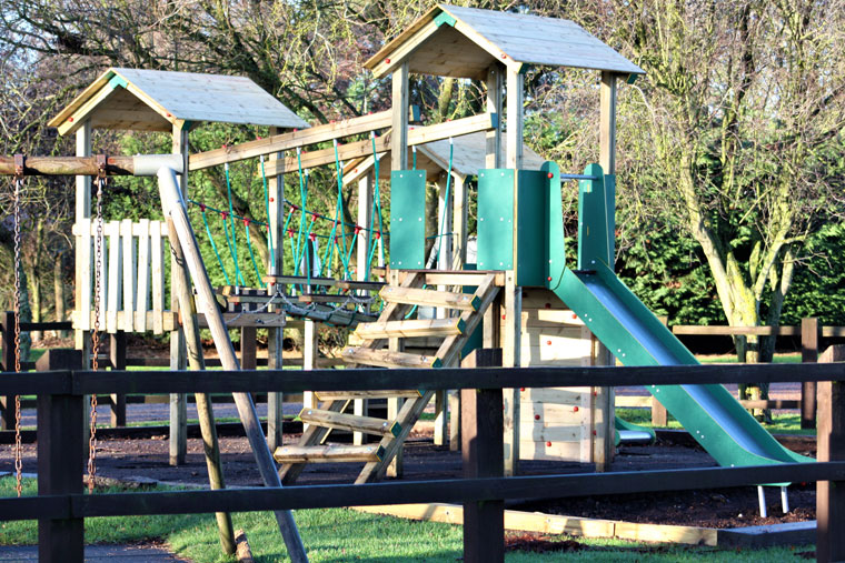 diglea holiday park play area